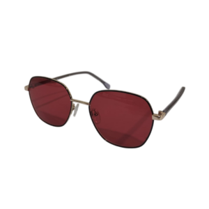 Gafa de sol con lentes rojas