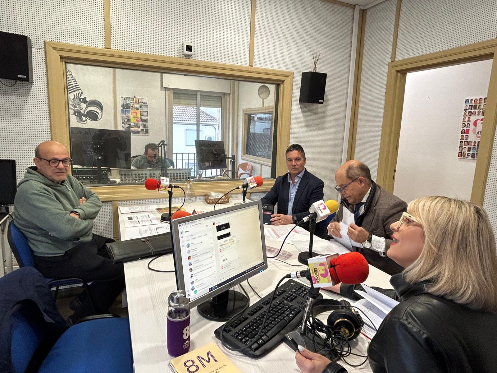 Entrevista en los estudios de Radio Albolote en su programa «Buenos días Albolote»